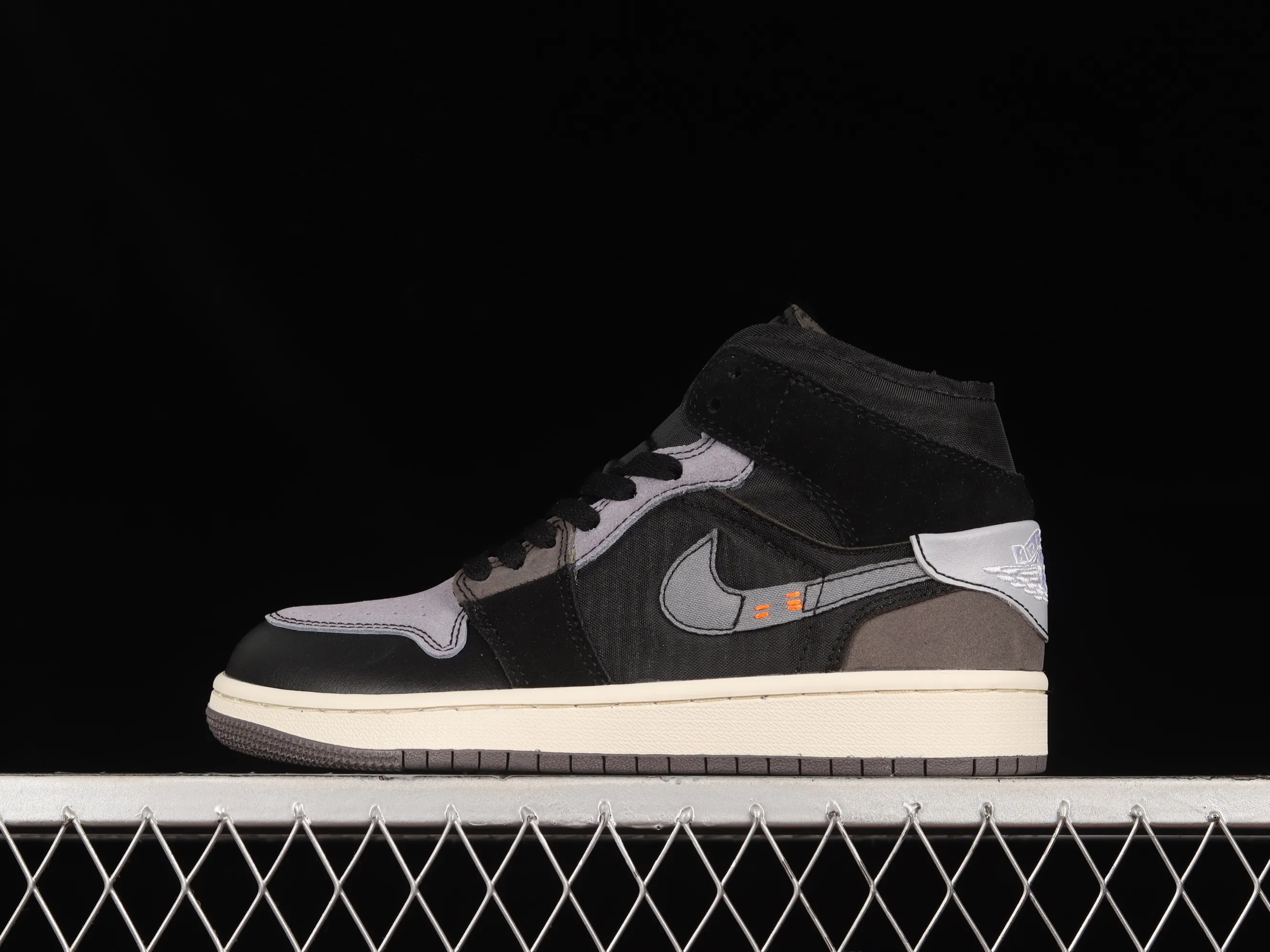 All categories Air Jordan Jordan series basketball shoes Air Jordan 1 Mid Air Jordan 1 Mid "Inside Out" AJ1 Joe 1 reverse black and gray China basketball shoes DM9652-001